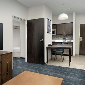 One-Bedroom Queen Suite Two Queen Beds Non-Smoking